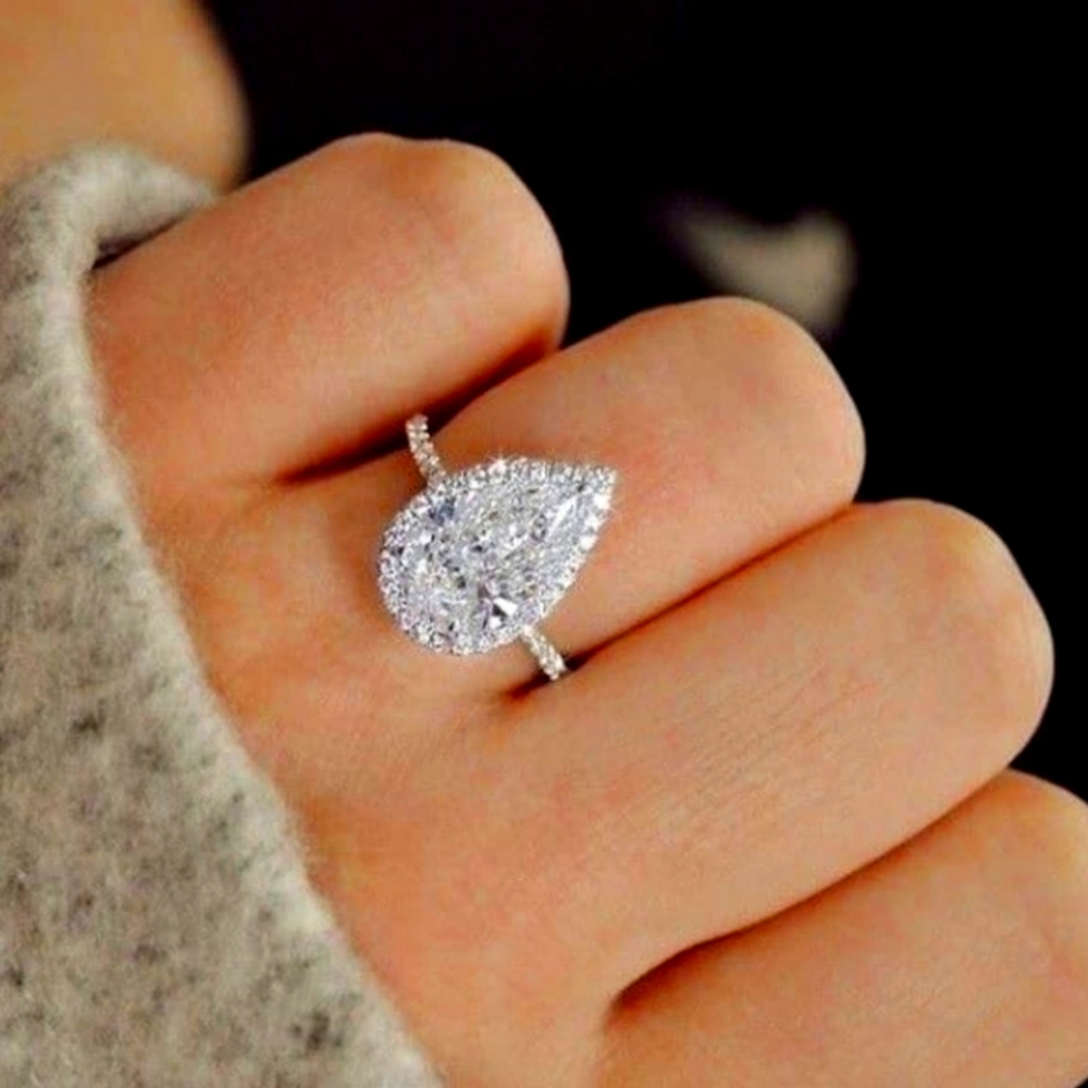 Sparkling Teardrop Halo Ring  Size 7